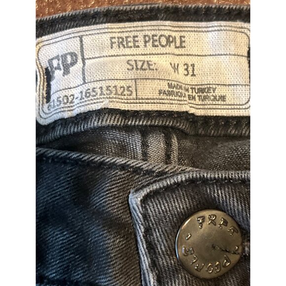 Free People Women's Great Heights Raw Fringe Hem Distressed Denim Jeans size 31 - Picture 3 of 8